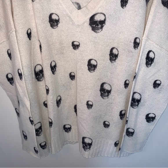 360 Cashmere Chalk Jolie V Neck Skull Sweater L - Picture 8 of 9